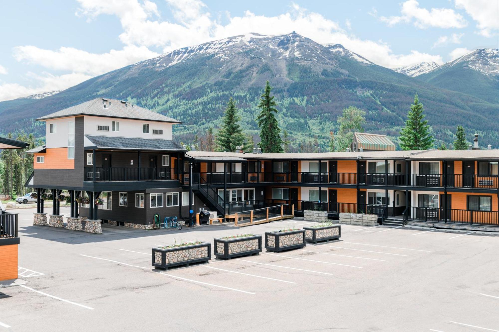 Mount Robson Inn Jasper Ngoại thất bức ảnh