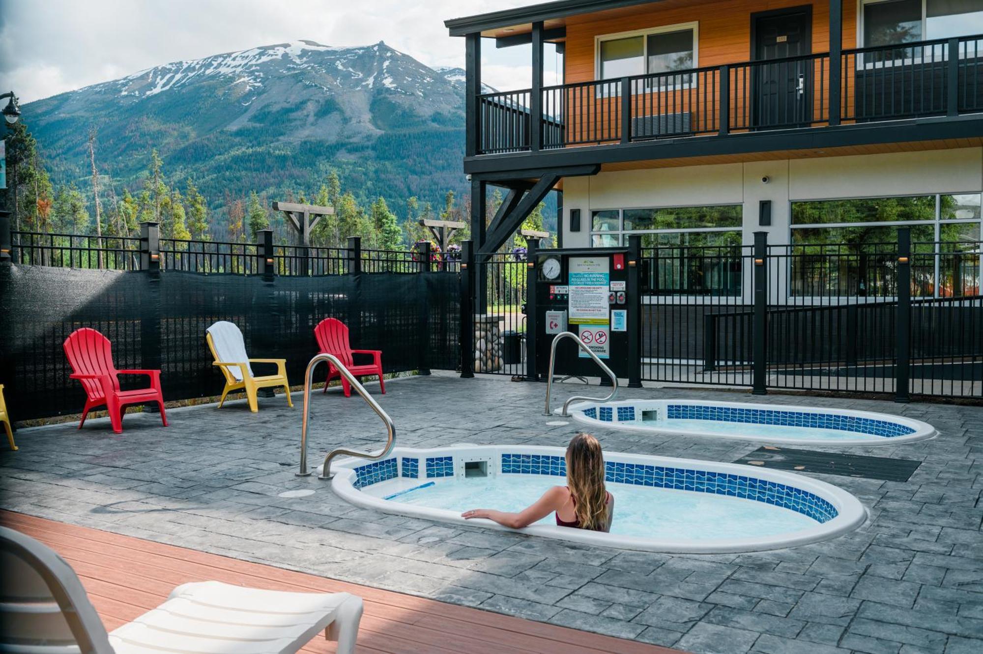 Mount Robson Inn Jasper Ngoại thất bức ảnh