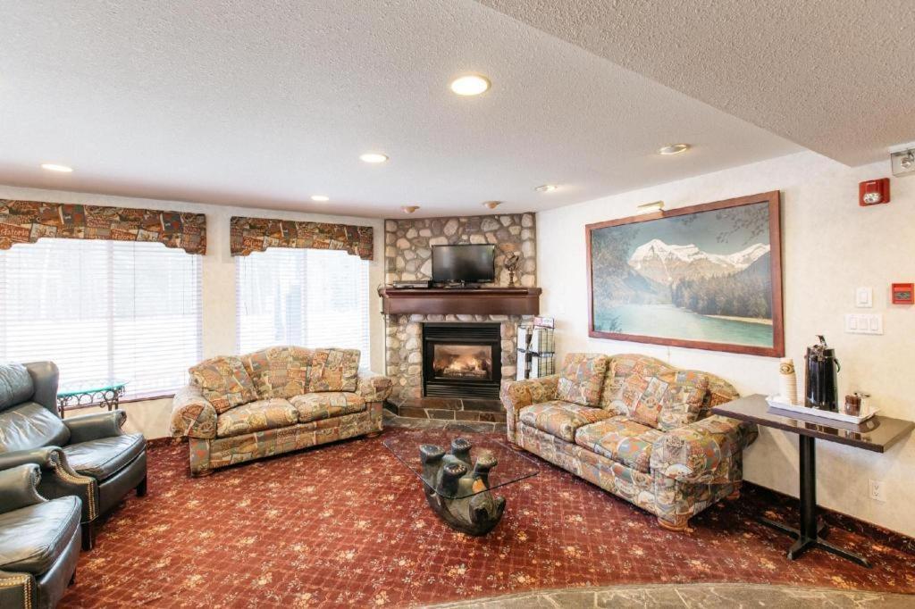 Mount Robson Inn Jasper Ngoại thất bức ảnh